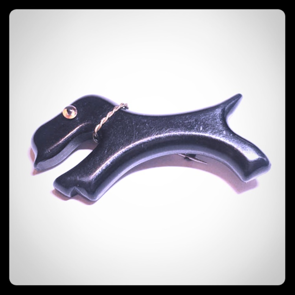 Vintage Black Scotty Dog Brooch. Studded collar.
